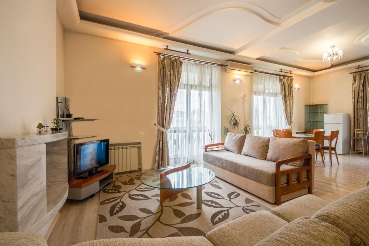 Central Apartments On Khreschatyk Киев Екстериор снимка