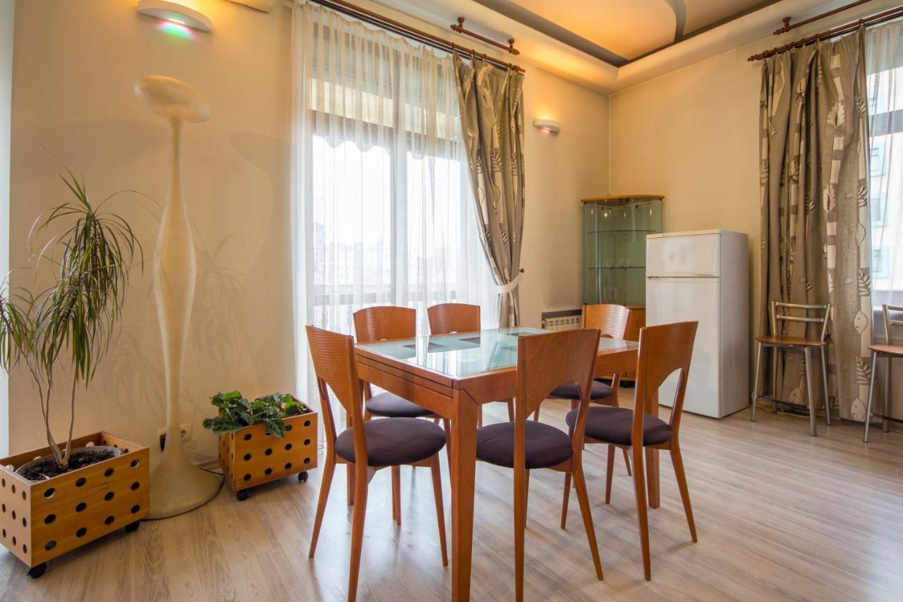 Central Apartments On Khreschatyk Киев Екстериор снимка